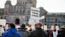 Teachers in B.C. agree to new contract with provincial government
